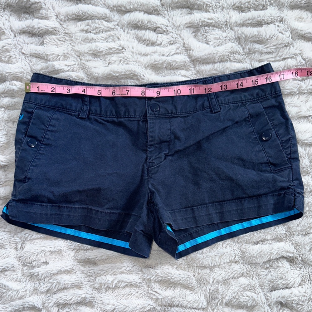 🦅 American Eagle Stretch Size 8 Navy Blue Shorts - Picture 2 of 6